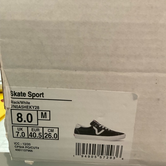 VANS - Picture 4 of 4